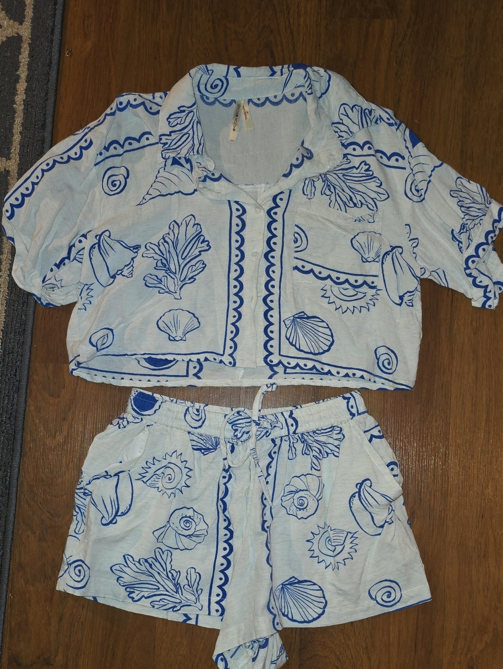 Women's Blue Shell-Print Crop Top — Casual Summer Set